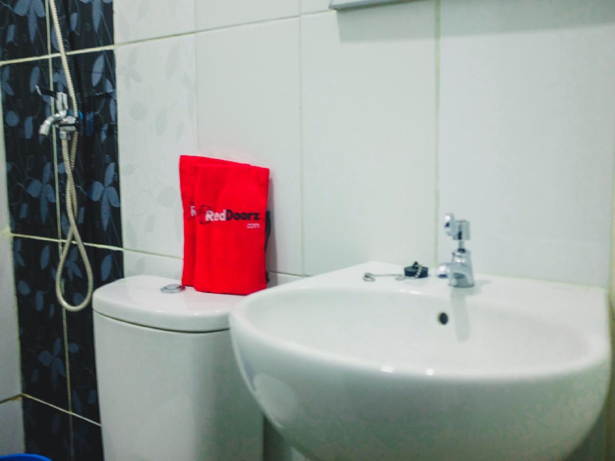 Reddoorz Plus @ Helvetia Medan Eksteriør bilde